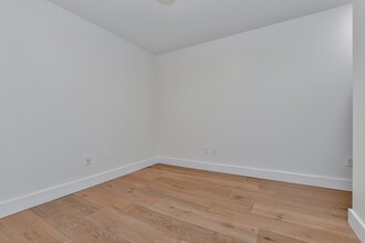 250 Meridian St, Unit 306 in Boston, MA - Building Photo - Building Photo