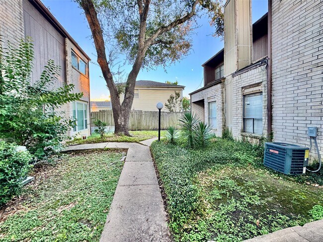 8315 Augustine Dr in Houston, TX - Building Photo - Building Photo