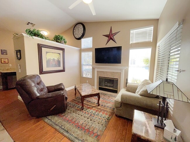 26 Avenida Picasso in Henderson, NV - Building Photo - Building Photo