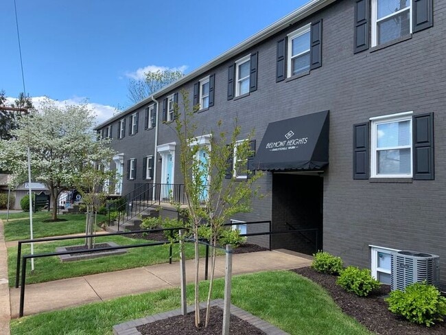 1000 Monticello Rd in Charlottesville, VA - Building Photo - Building Photo