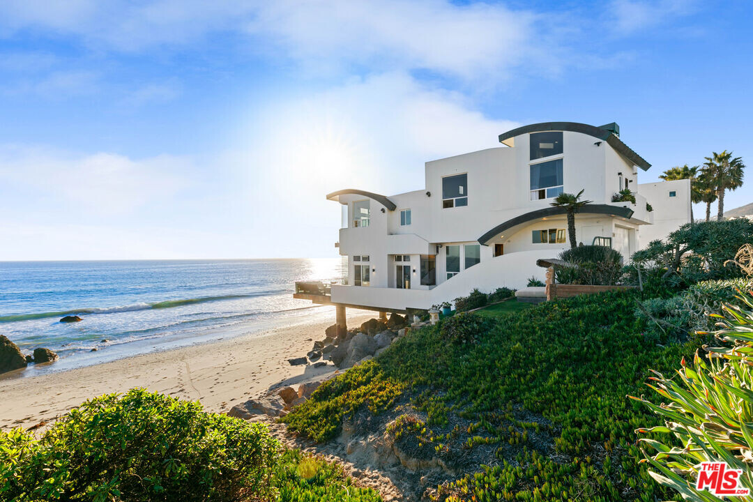 31626 E Sea Level Dr in Malibu, CA - Building Photo