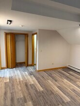 3062 Laird Ave, Unit 3062 Laird Ave #2 in Erie, PA - Building Photo - Building Photo