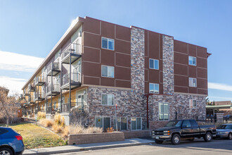 Aspen Grove Apartments in Denver, CO - Building Photo - Building Photo