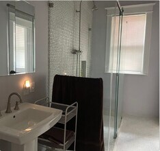 709 S Fred Shuttlesworth Cir in Cincinnati, OH - Building Photo - Building Photo