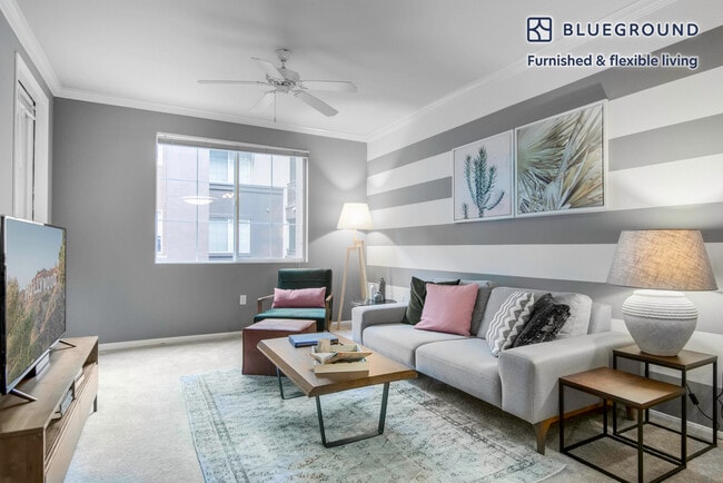 3221 Carter Ave-Unit -FL2-ID28 in Marina Del Rey, CA - Foto de edificio - Building Photo