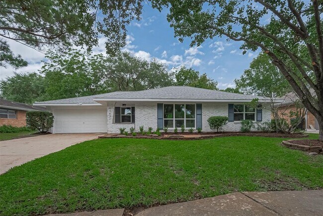11431 Landsdowne Dr in Houston, TX - Building Photo - Building Photo