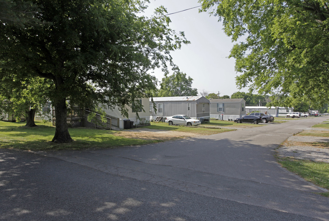 Hendersonville Mobile Village in Hendersonville, TN - Building Photo