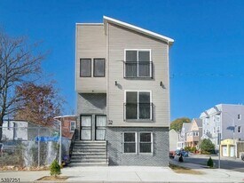 32 N 14th St in Newark, NJ - Building Photo