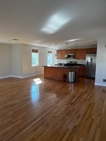 8 Anoka Ave, Unit #2A in Barrington, RI - Foto de edificio - Building Photo