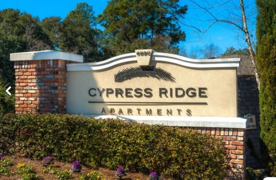 6880 W Fairfield Dr, Unit 76 in Pensacola, FL - Building Photo