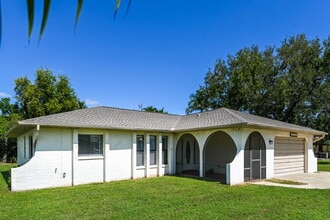 1705 SE 8th Terrace in Cape Coral, FL - Building Photo - Building Photo