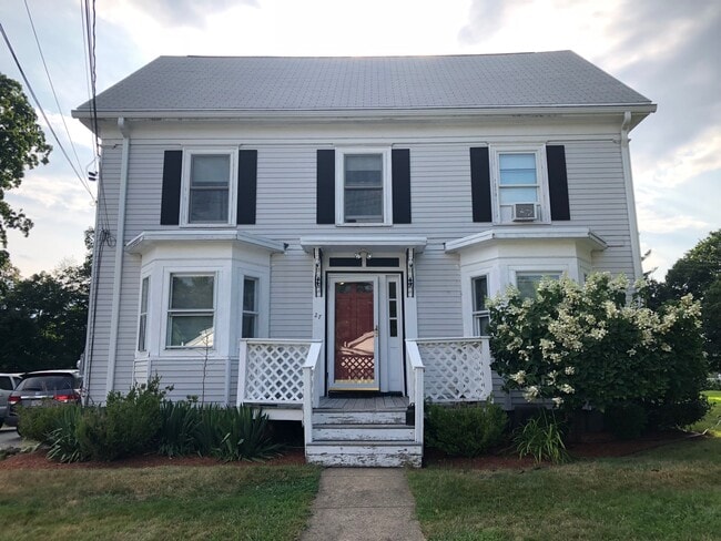 27 Pleasant St in Middleton, MA - Foto de edificio - Building Photo