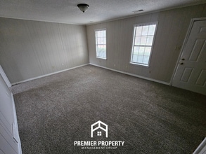 4059 Friendly Way in Memphis, TN - Building Photo - Building Photo