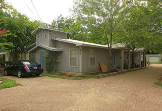 5610-5616 Jeff Davis Ave in Austin, TX - Foto de edificio - Building Photo