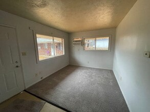 15 Neal Ct in Akron, OH - Building Photo - Building Photo