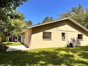 16361 Teresa Ln in Ft. Myers, FL - Building Photo - Building Photo