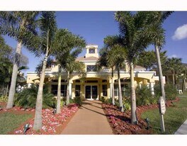 2321 NW 33rd St, Unit Corner unit in Oakland Park, FL - Building Photo