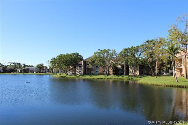 250 Palm Cir W, Unit 105 Photo