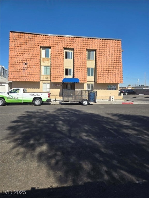 305 N 10th St in Las Vegas, NV - Building Photo - Building Photo