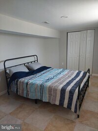 3219 E Monument St photo'