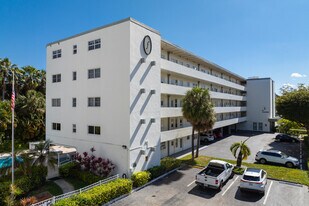 Fairways Co-Op in Hallandale Beach, FL - Building Photo