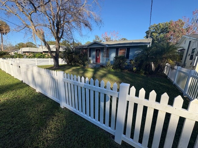 property at 814 N New Hampshire Ave