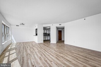 960 Fell St in Baltimore, MD - Foto de edificio - Building Photo