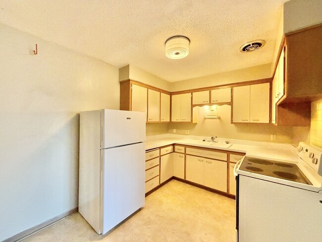 625 Vera Ct in Madison, WI - Building Photo - Building Photo
