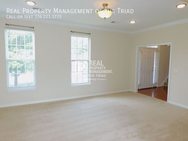 4706 Ridgefall Rd in Greensboro, NC - Building Photo - Building Photo