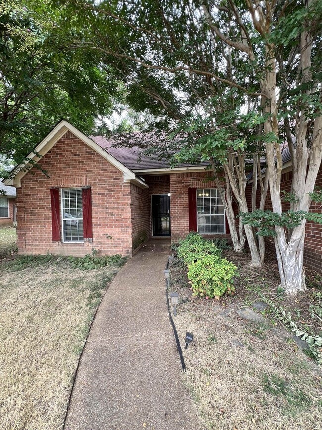 5760 Pecan Trce in Memphis, TN - Building Photo - Building Photo