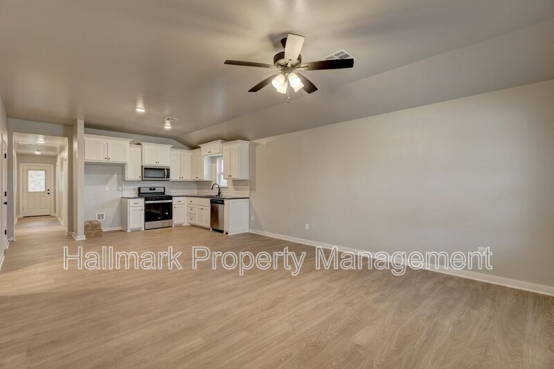654 Juniper St in Goldsby, OK - Building Photo