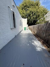 913 NW 46th St in Miami, FL - Building Photo - Building Photo