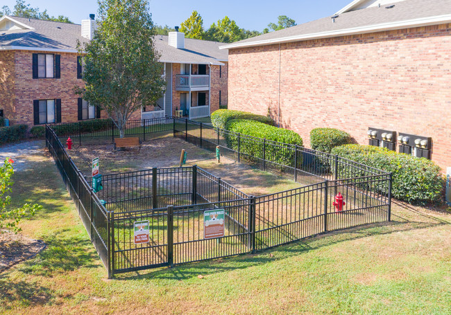 Sandalwood Apartments in Pensacola, FL - Building Photo - Building Photo