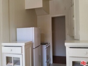335 S Berendo St in Los Angeles, CA - Building Photo - Building Photo