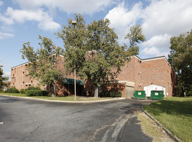 Columbus Gardens in Columbus, GA - Foto de edificio - Building Photo