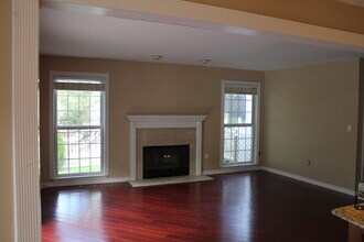 85 Crenshaw Dr in Mt. Olive, NJ - Building Photo - Building Photo