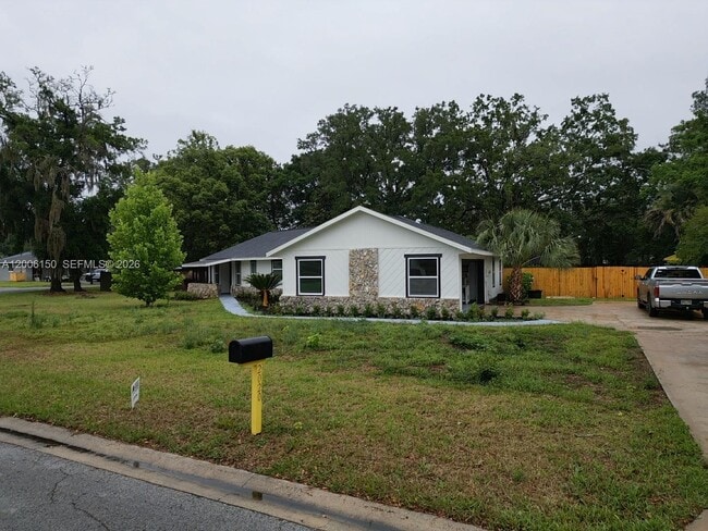 2020 NE 11th Pl