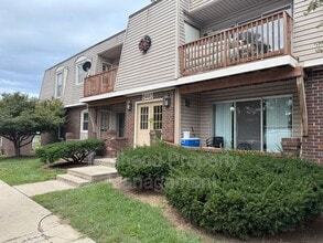 8440 Newton St in Overland Park, KS - Building Photo - Building Photo