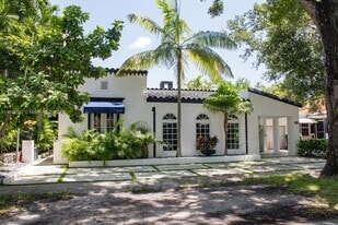 1213 Alberca St in Coral Gables, FL - Building Photo