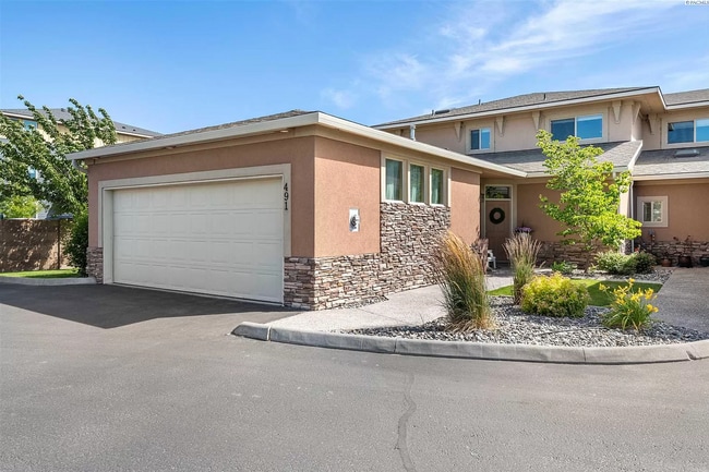 491 Columbia Point Dr in Richland, WA - Building Photo - Building Photo