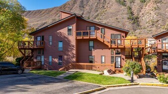 2505 Cisar Ct in Glenwood Springs, CO - Building Photo