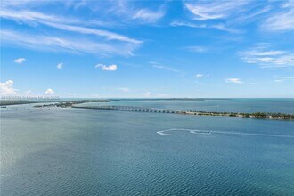 1643 Brickell Ave, Unit 3301 in Miami, FL - Building Photo - Building Photo