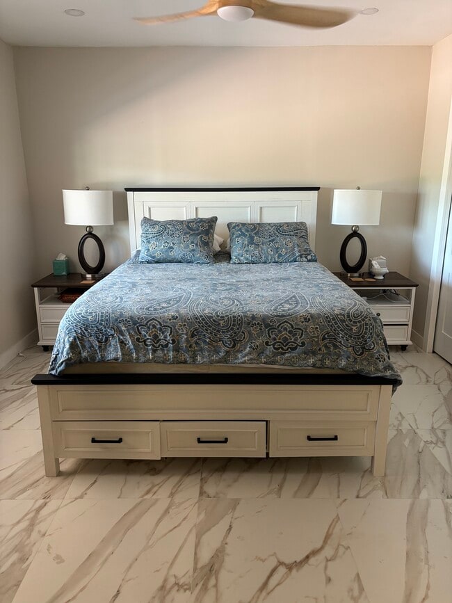 148 Kamal Pky in Cape Coral, FL - Foto de edificio - Building Photo