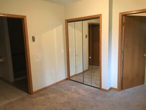 Garden Apartments in Baraboo, WI - Building Photo - Building Photo