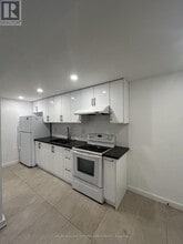 198 Coxwell Ave in Toronto, ON - Building Photo - Building Photo