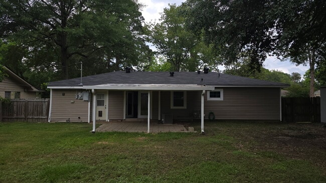 2323 Racine Dr in Monroe, LA - Building Photo - Building Photo