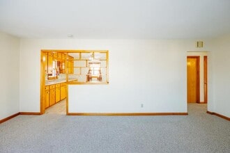 212 Pine St in Muscatine, IA - Building Photo - Building Photo