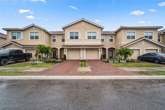 2878 Blossom Wy in Naples, FL - Building Photo - Building Photo