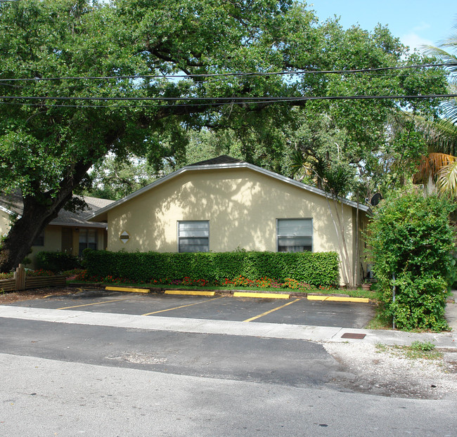 2333-2337 SW 17th Ter in Fort Lauderdale, FL - Building Photo - Building Photo