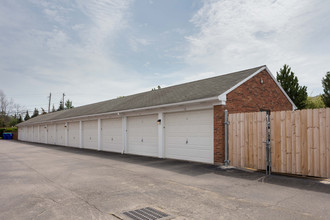 Bowdoin Square Apartments in Amherst, NY - Building Photo - Building Photo